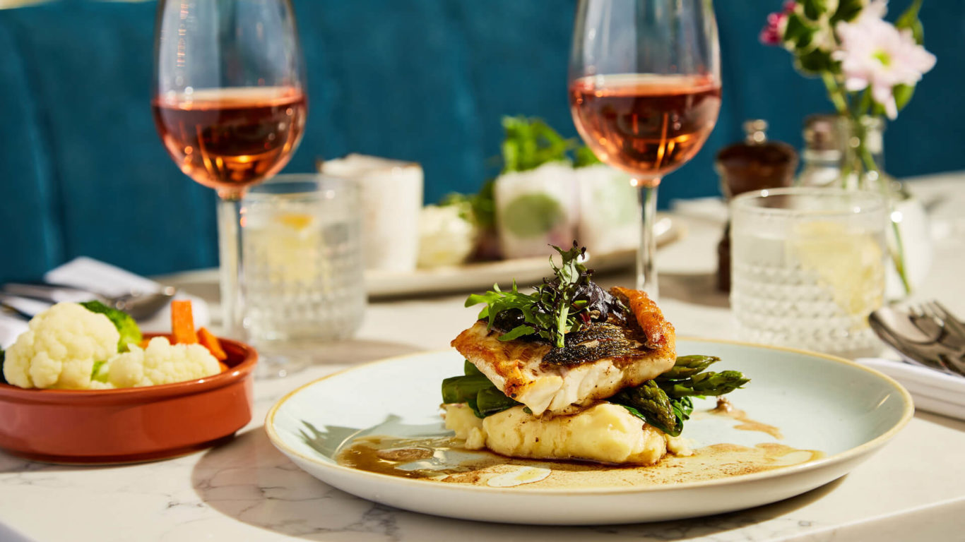 ALFIES__Alfies Lounge __Fish close up l